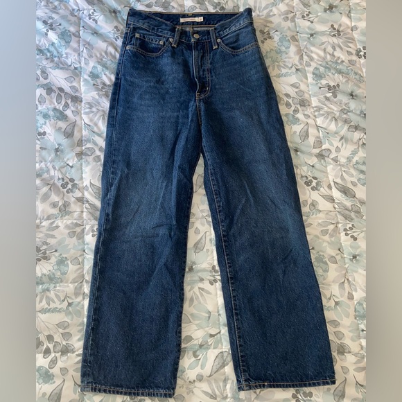 *SOLD*Levi’s Ribcage Straight - Picture 3 of 8